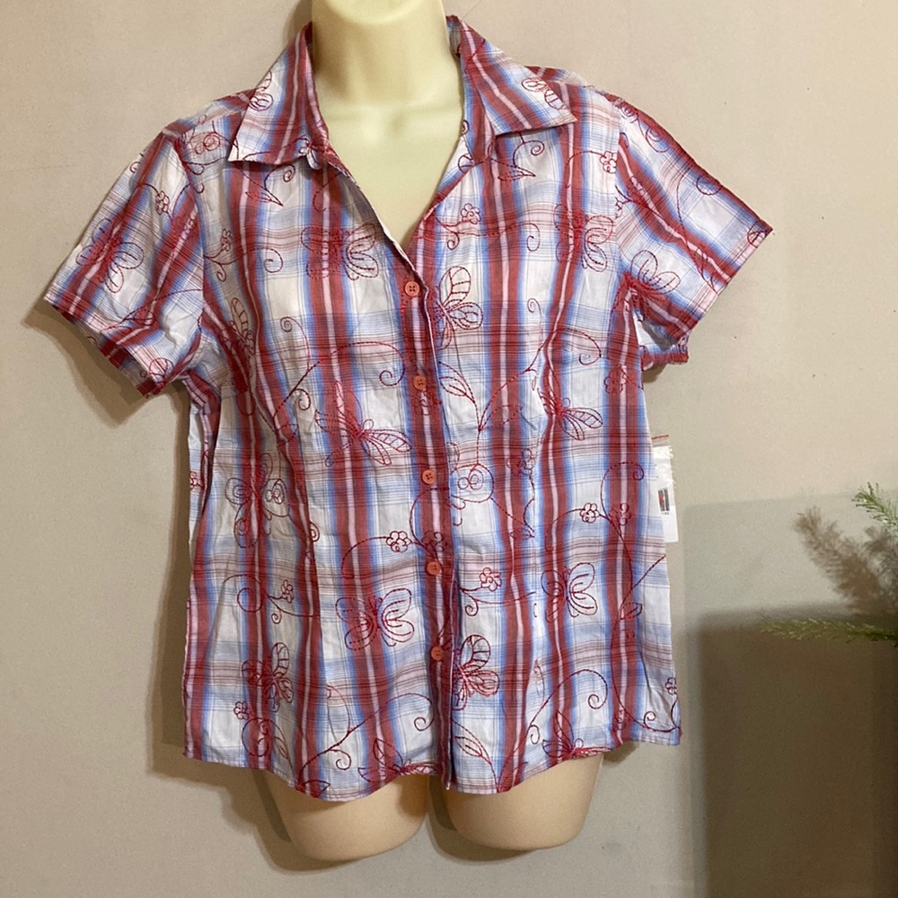 Kim Rogers button Up Shirt Beautifully Embroidered design. New with tags.